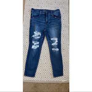 American Eagle Distressed High-Rise Jegging